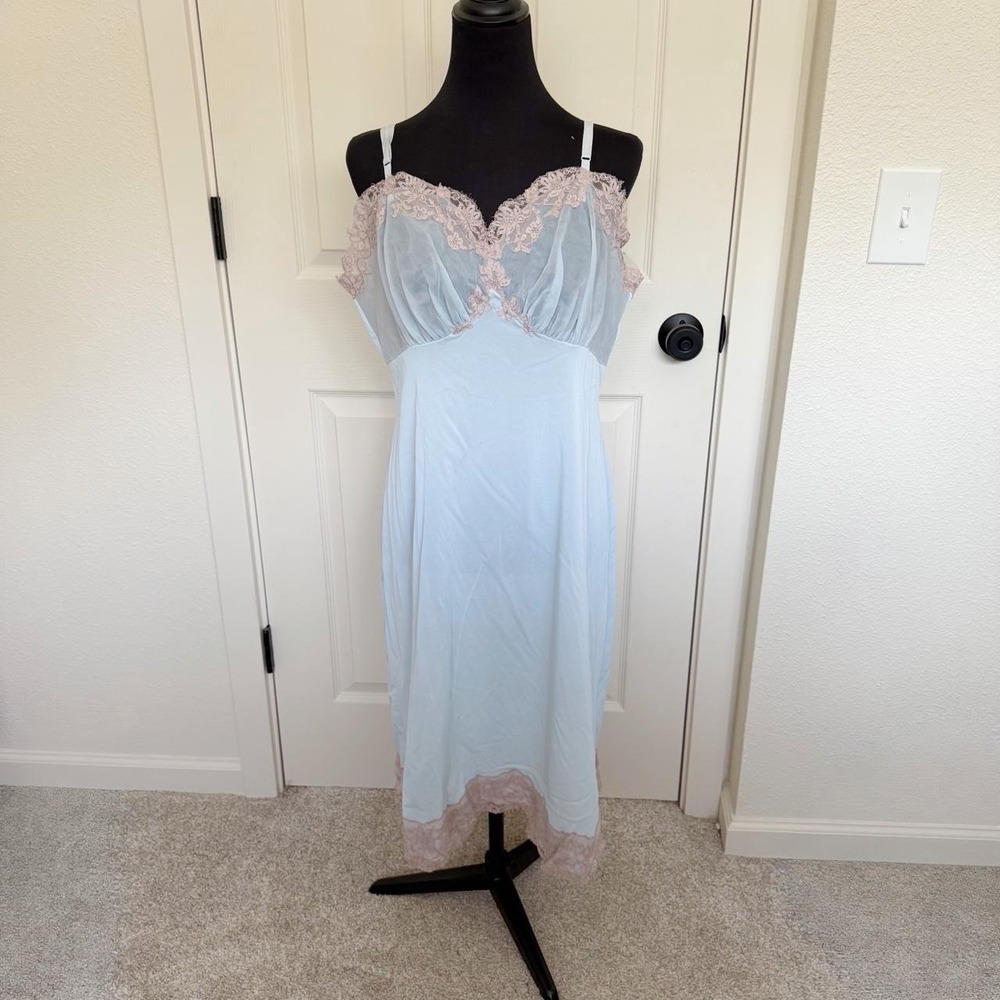 Vintage 1980s Strutwear Lace Slip Gown — Size 42 (EST. US 12)